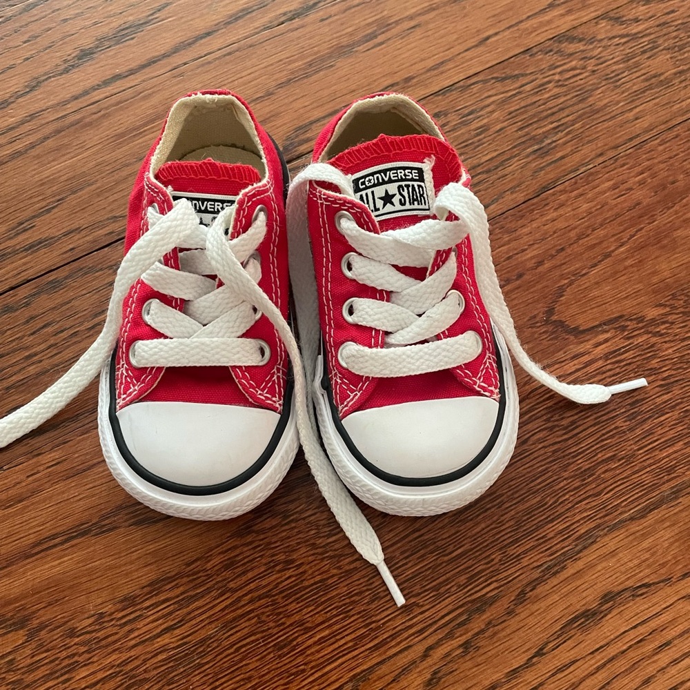 Toddler size 4 red converse